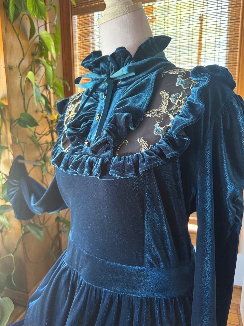 2XL Victorian Choice Prussian Blue Velvet Gown Edwardian Vintage Dress Gothic - Picture 5 of 16